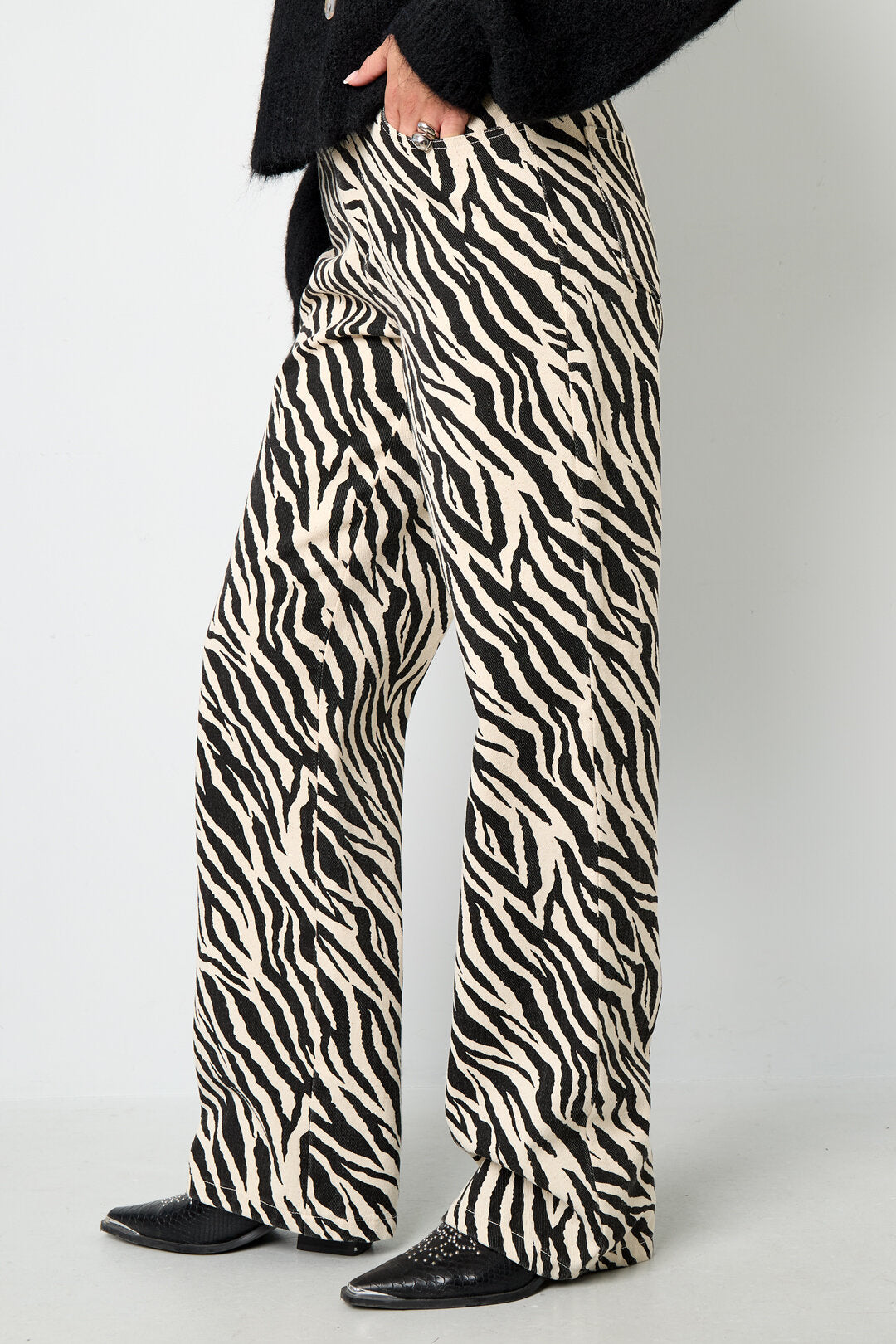 Stylish Black Zebra Stripe Denim Pants for Casual Wear