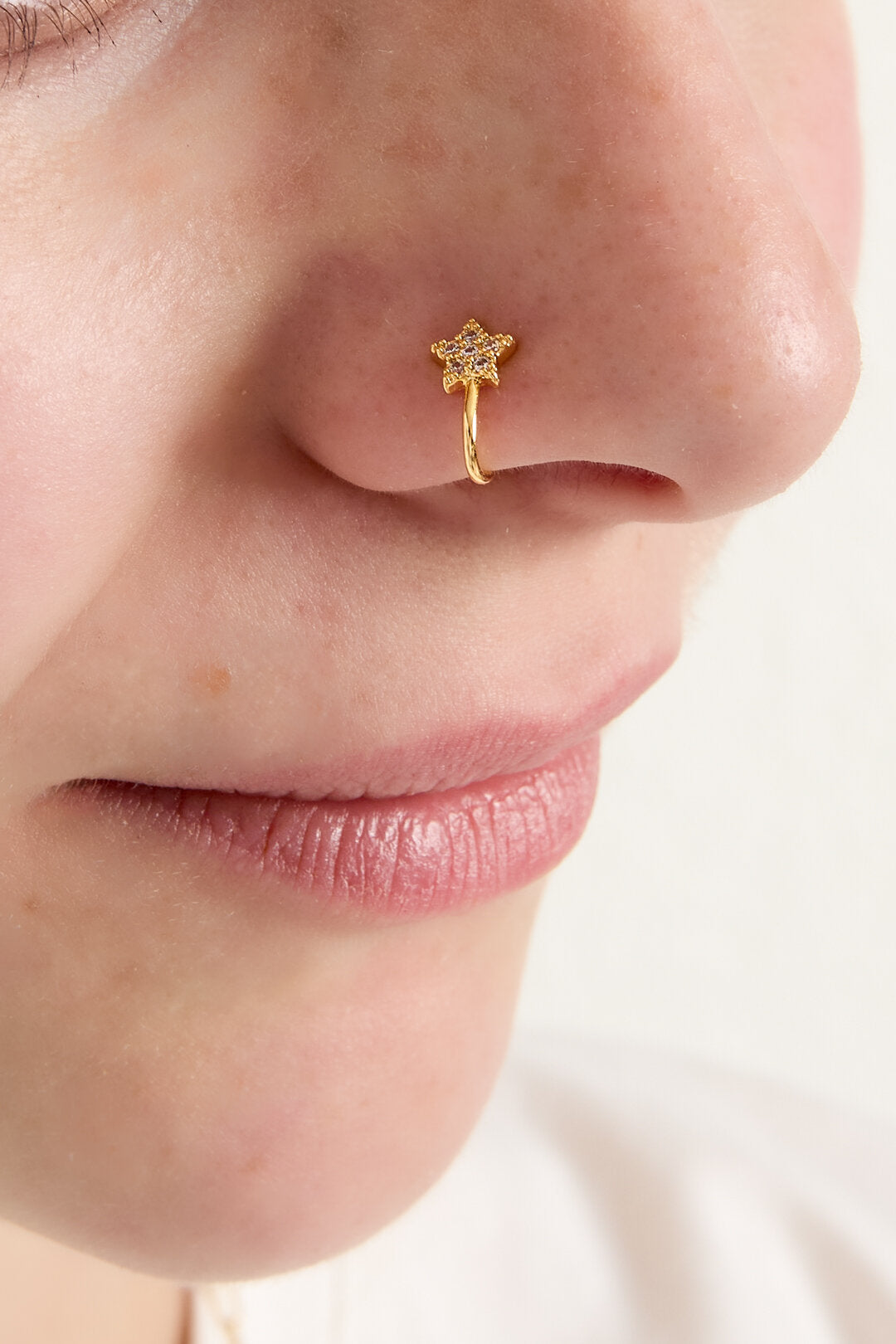 Elegant Star Ear Cuff for Everyday Glamour