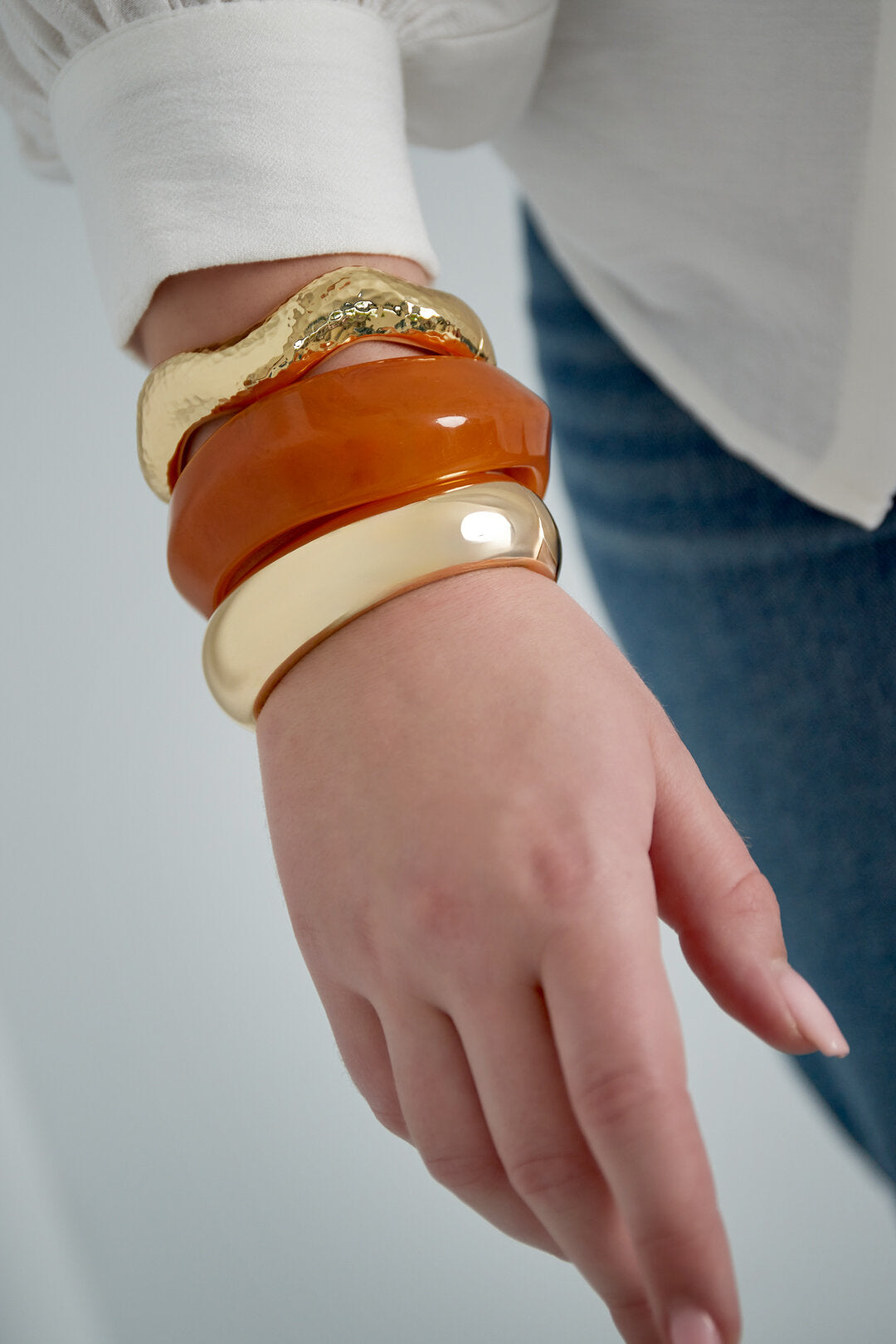 Elegant Gold-Toned Irregular Bangle for Everyday Elegance