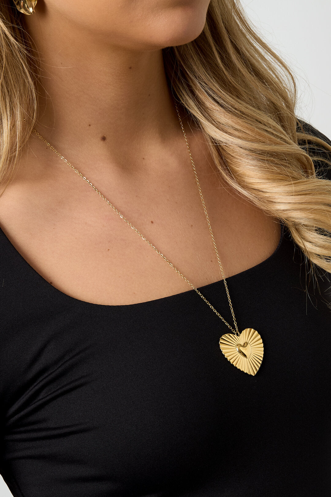 Elegant Gold Heart Pendant Necklace for Everyday Wear