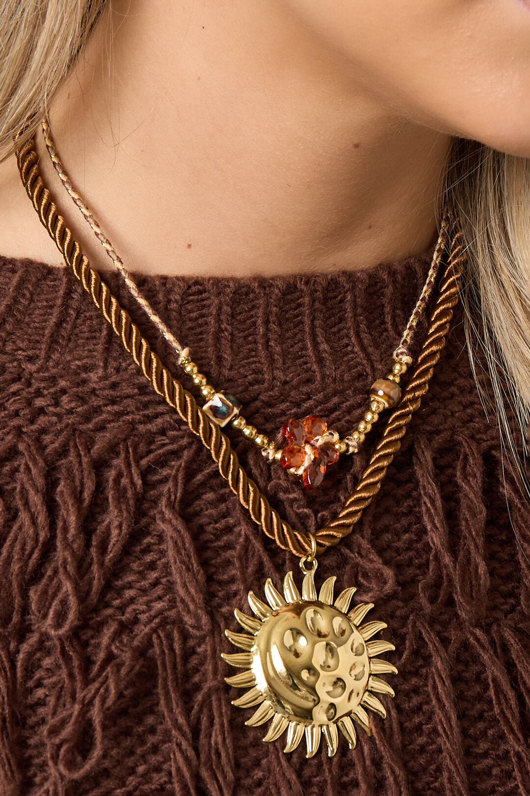 Elegant Coffee Brown Pendant Necklace for All Occasions