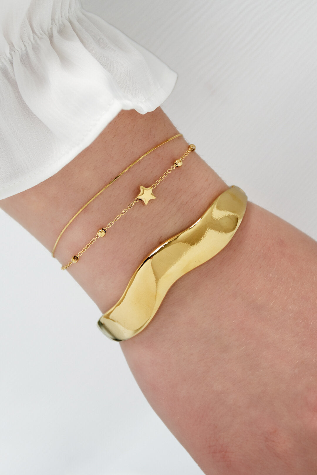 Elegant Star Charm Bracelet in Silver & Gold for Everyday Wear