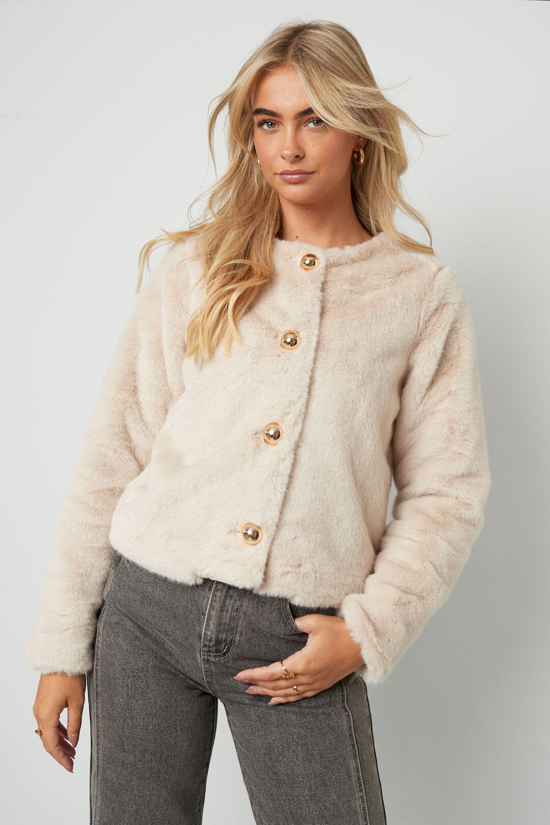 Elegant Off-White and Brown Woven Jackets for Fall/Winter