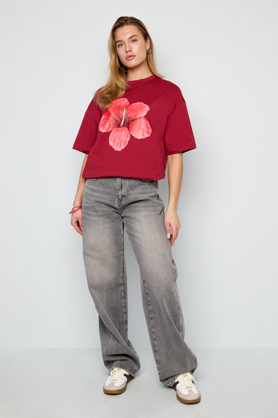 Gimme Casual Cotton Knitted T-Shirt in Red, Baby Blue & White
