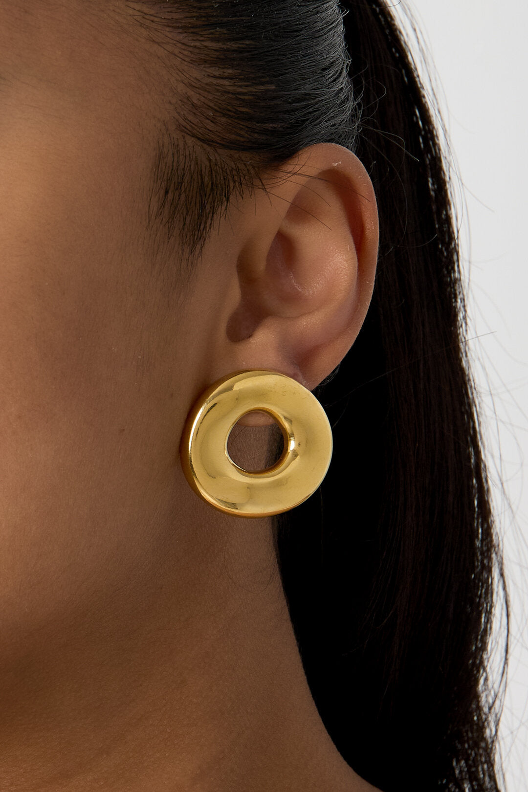 Elegant Circle Stud Earrings for Everyday Wear