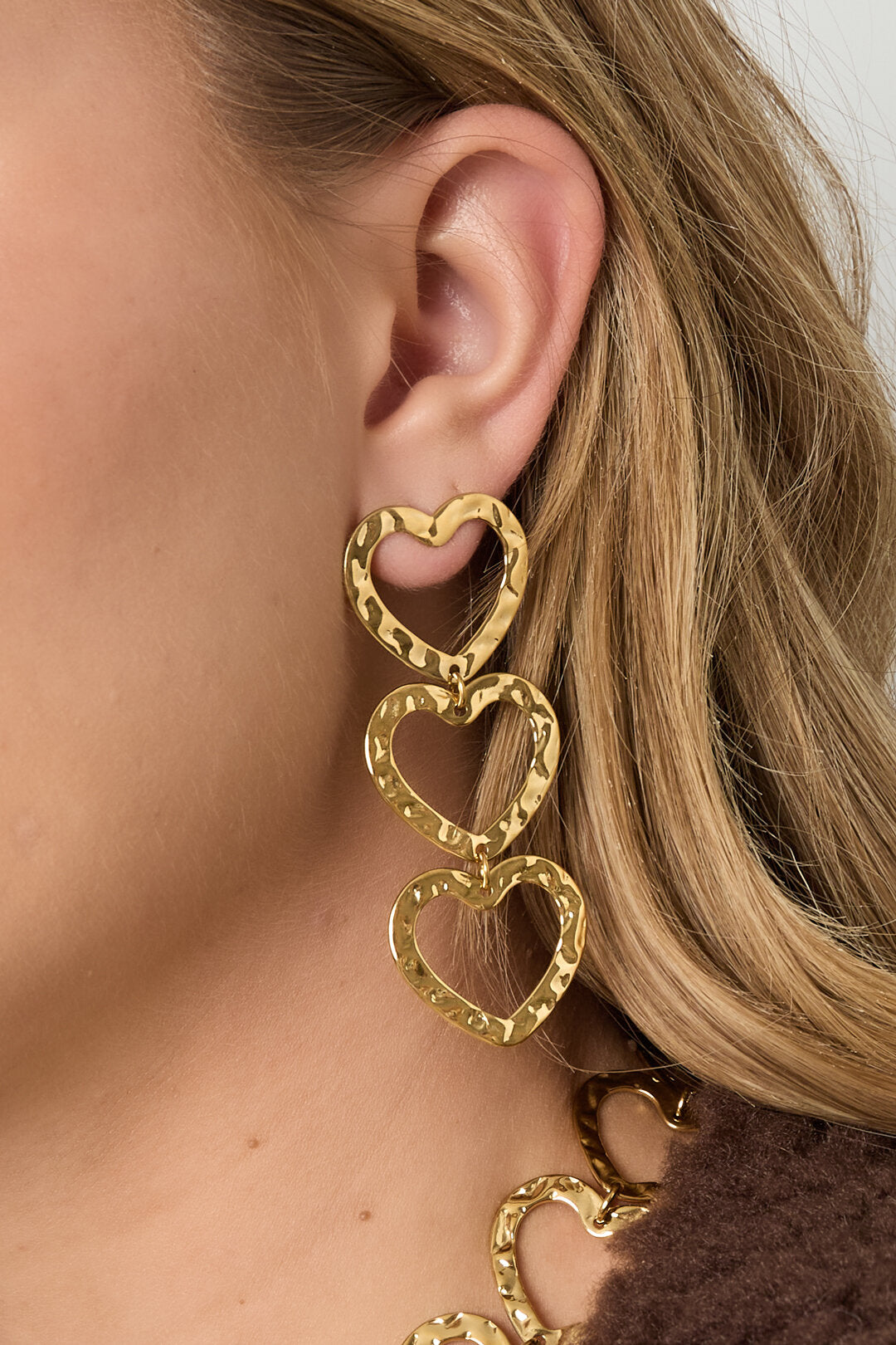 Elegant Heart Dangle Earrings for All Occasions