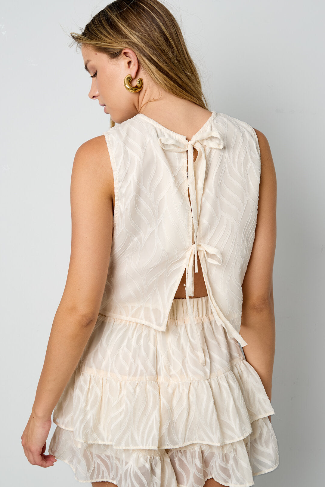 Elegant Botanical Sleeveless Top for Spring/Summer