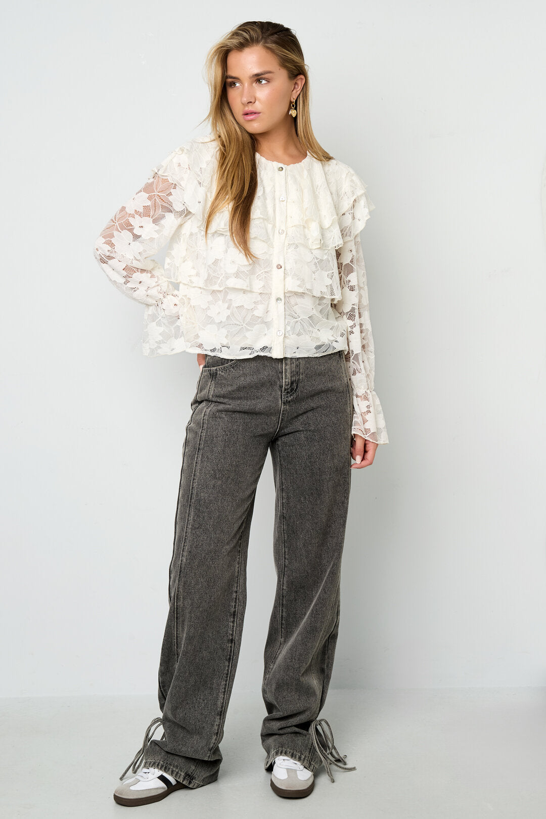 Elegant Floral Lace Panel Woven Shirt for Fall/Winter