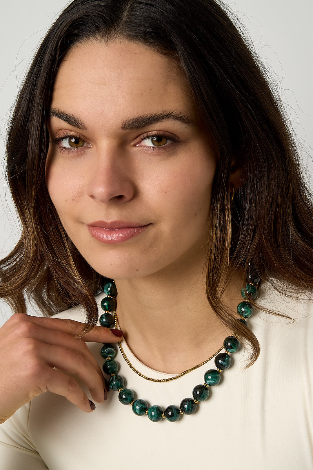 Chic Acrylic Beaded Necklace for All Occasions