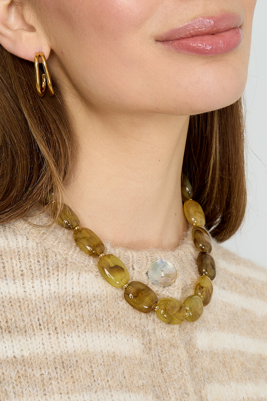 Chic Acrylic Beaded Necklace for Spring/Summer