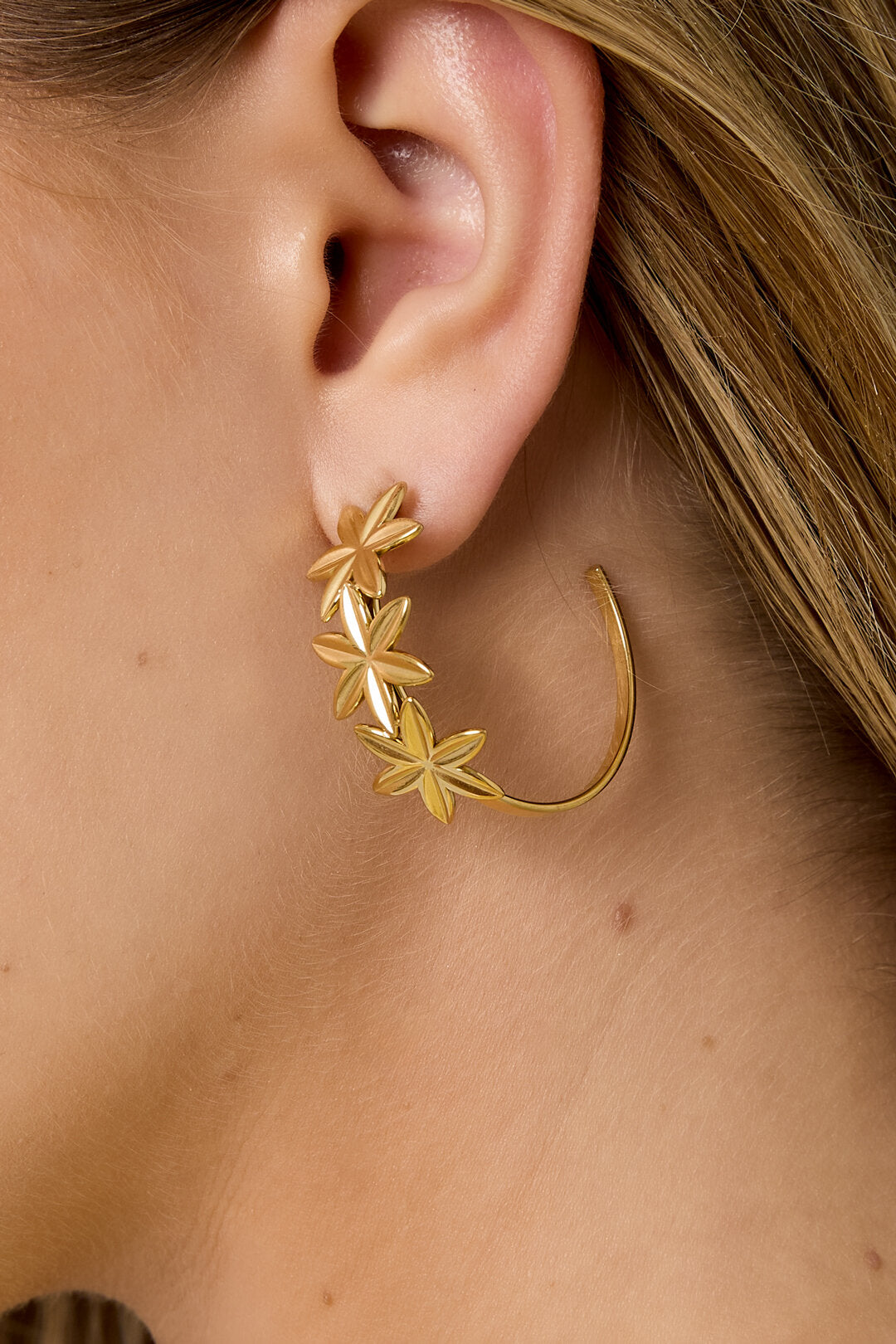 Elegant Flower Hoop Earrings for Spring/Summer