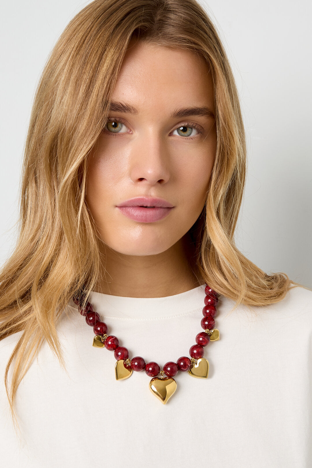 Chic Acrylic Beaded Necklace for Winter Elegance