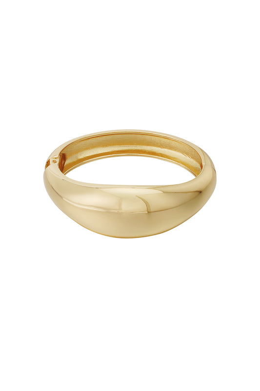 Elegant Gold-Toned Irregular Bangle for Everyday Elegance