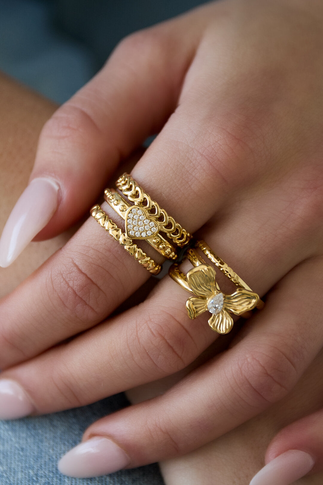 Elegant Heart-Shaped Statement Ring - Silver & Gold