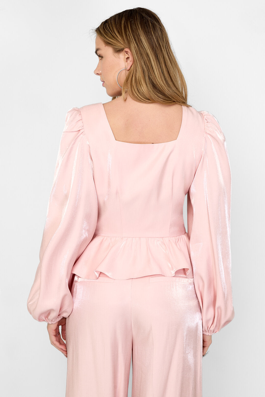 Elegant Pink & Off-White 2-Piece Woven Set for Spring/Summer