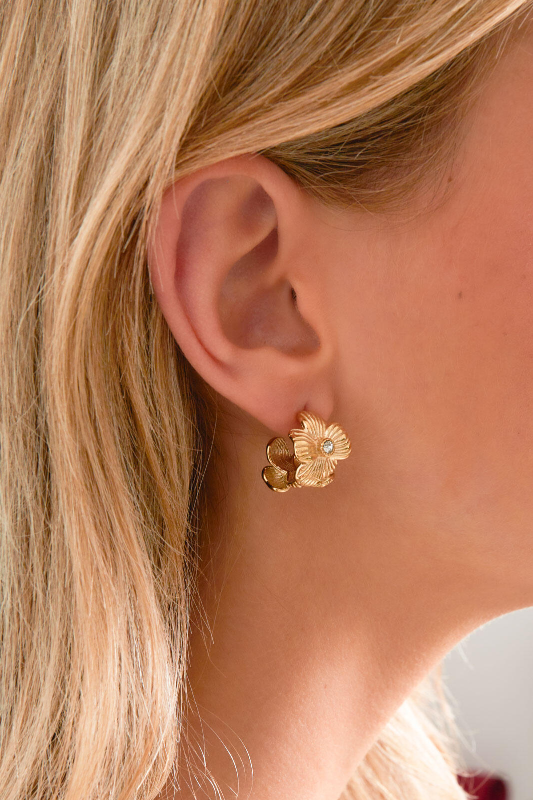 Stylish Flower Hoop Earrings for Everyday Sparkle