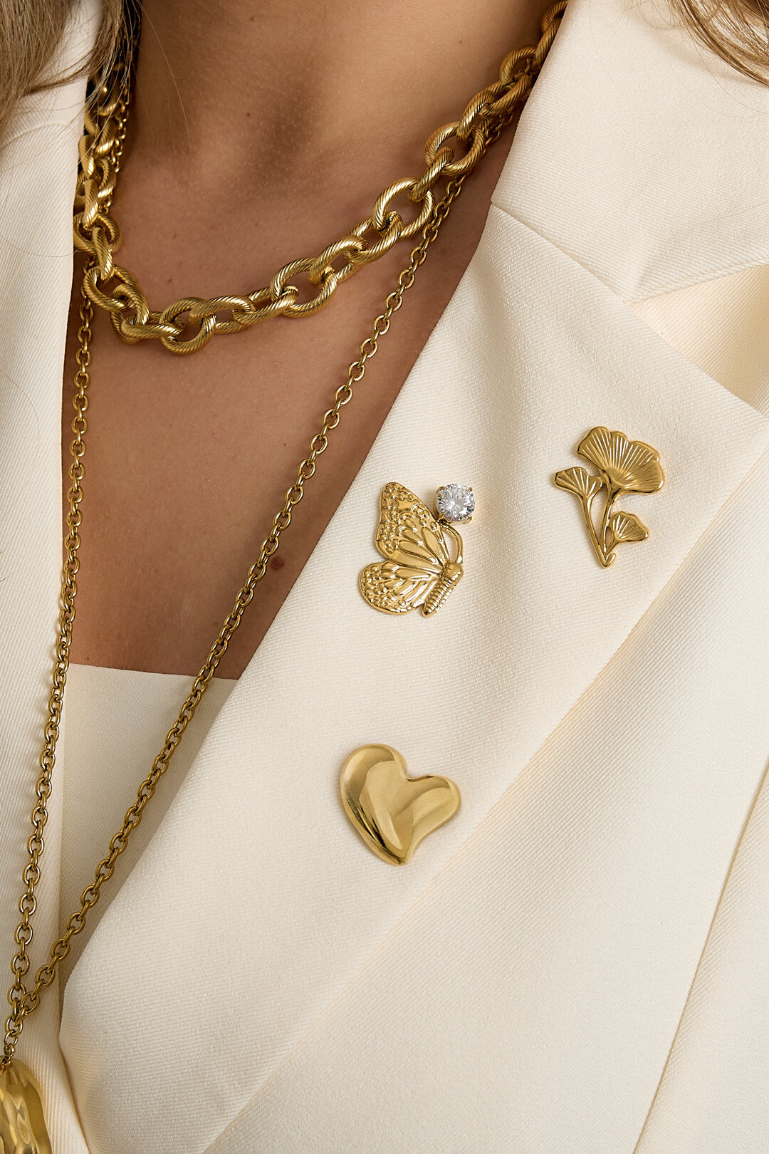 Elegant Gold-Toned Brooches for All Occasions