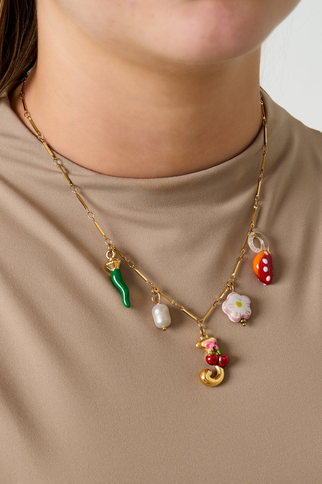Elegant Letter Pendant Necklace for Spring/Summer