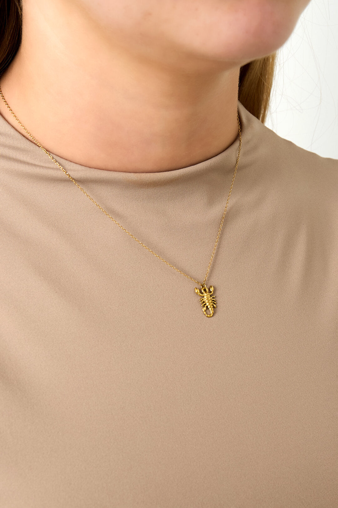 Elegant Animal Pendant Necklace for Everyday Glam