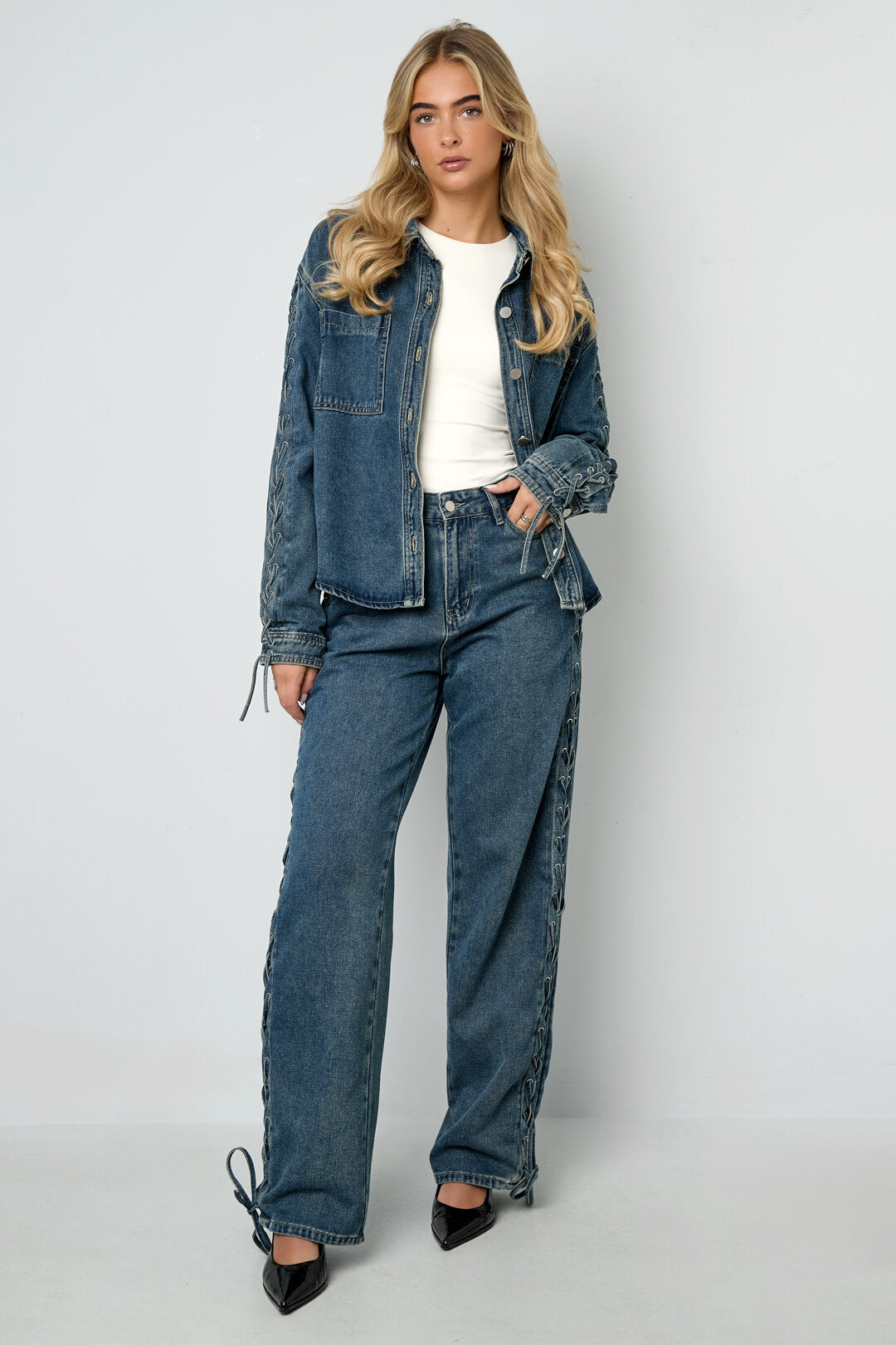 Stylish All-Fit Denim Jacket in Blue and Beige