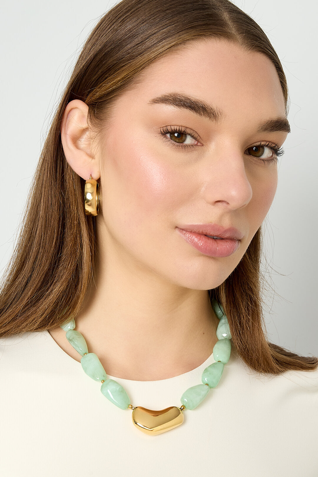 Chic Acrylic Beaded Necklace for Spring/Summer