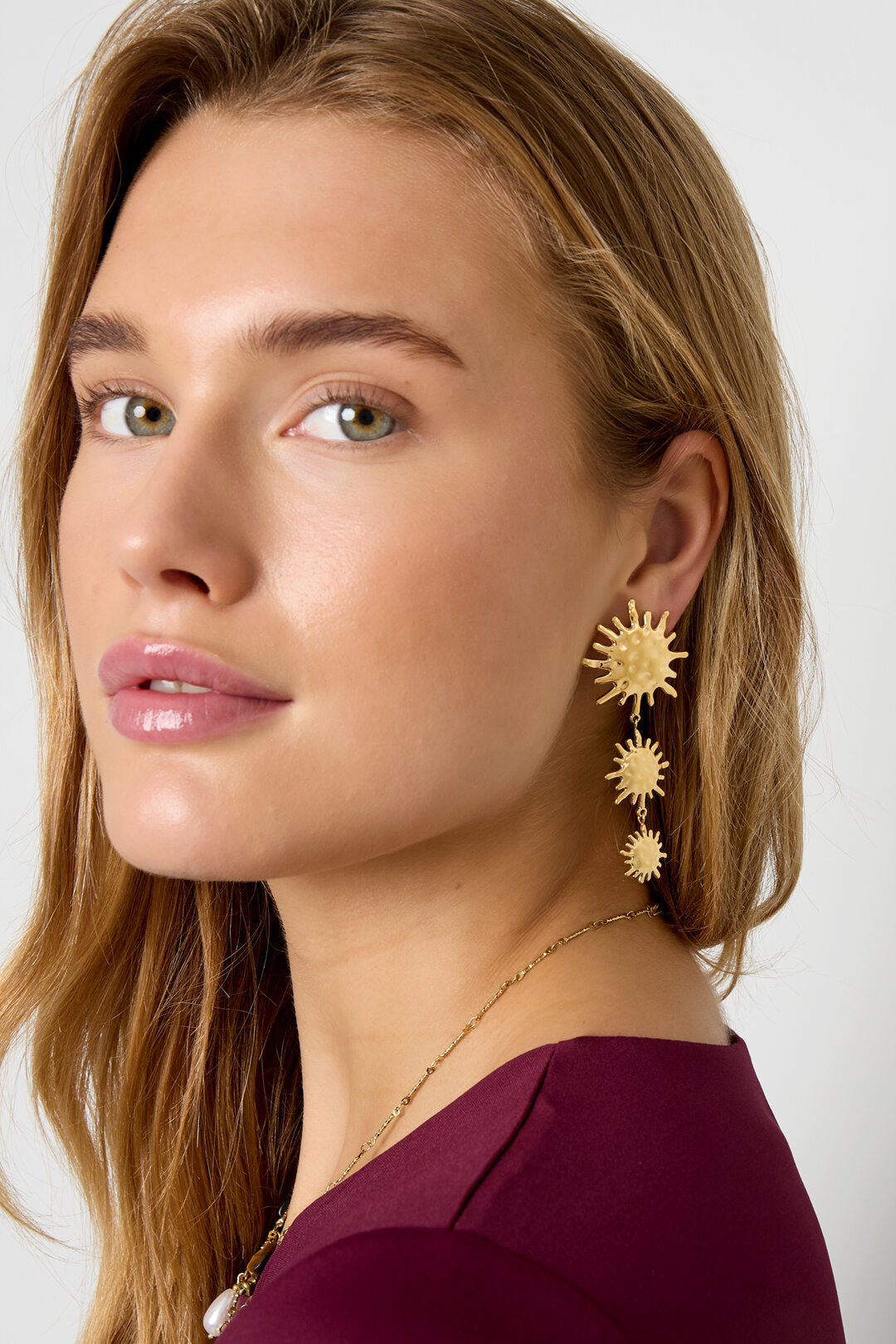 Lumé Gold Simple Dangle Earrings for Everyday Glam
