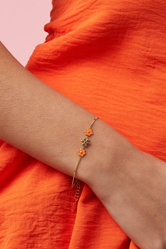 Elegant Gold Flower Charm Bracelet for Women
