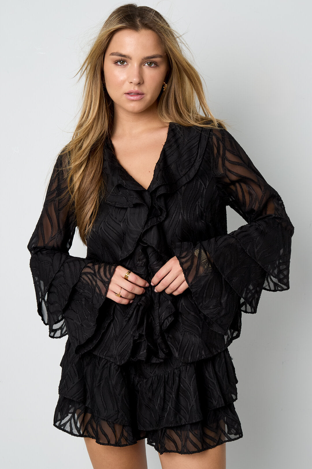 Elegant Botanical Long Sleeve Top for Spring/Summer
