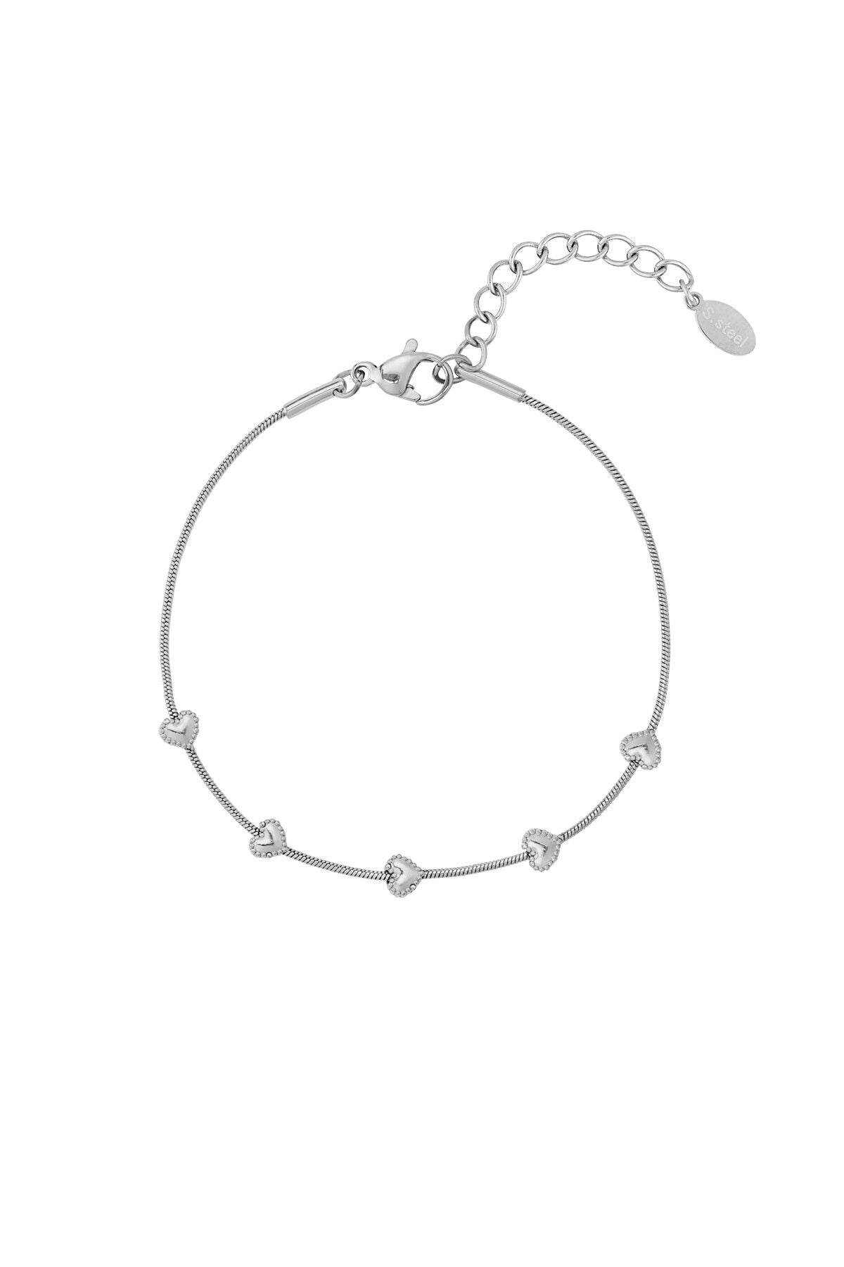 Elegant Heart Charm Bracelet for Daily Wear
