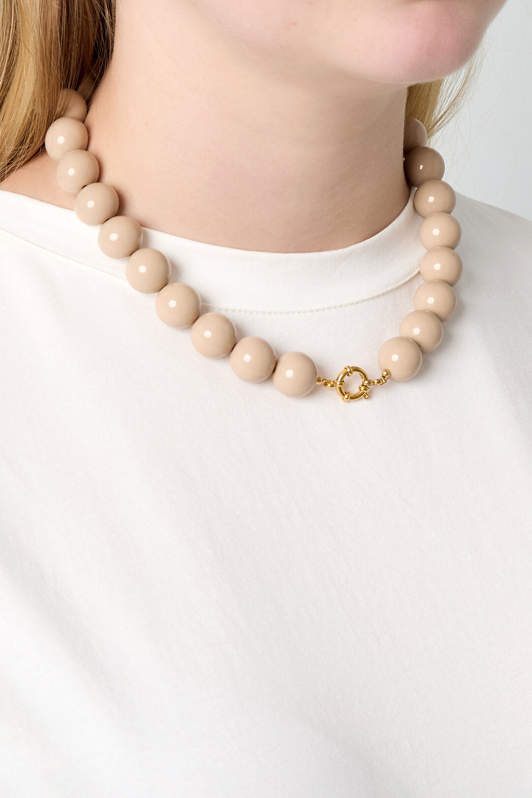 Stylish Resin Beaded Necklace for All Occasions