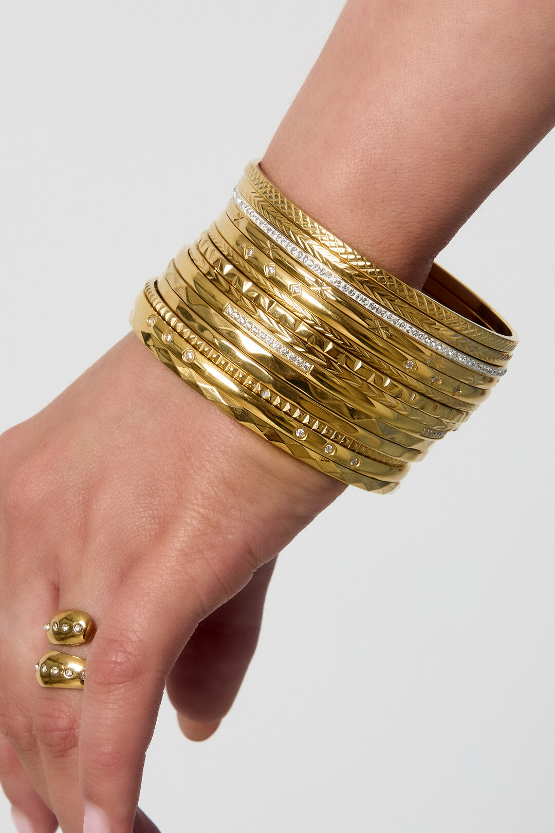 Stylish All-Fit Stainless Steel Bangle for Everyday Elegance
