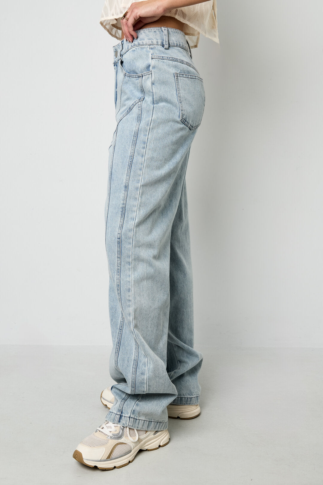 Comfortable Light Indigo Denim Pants for All Fits