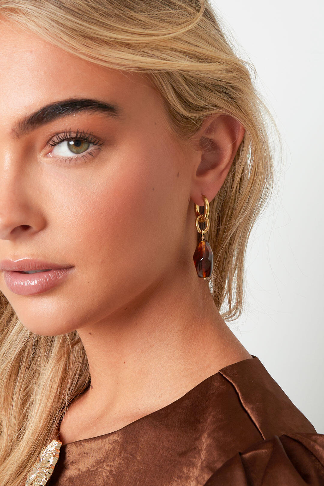 Elegant Drop Earrings in Crimson and Coffee Brown