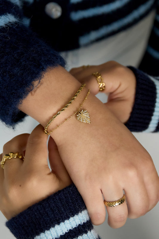 Elegant Heart Charm Bracelet for Daily Wear