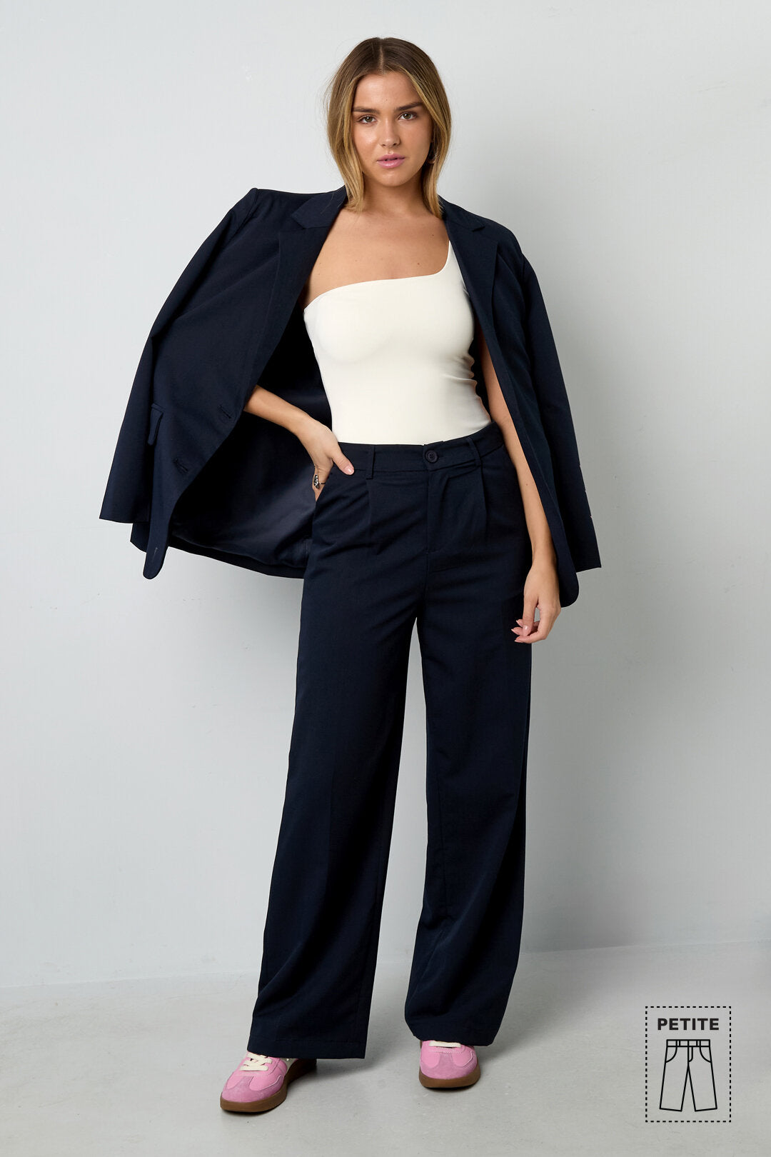 Stylish Straight Pants for Comfortable Fall/Winter Wear
