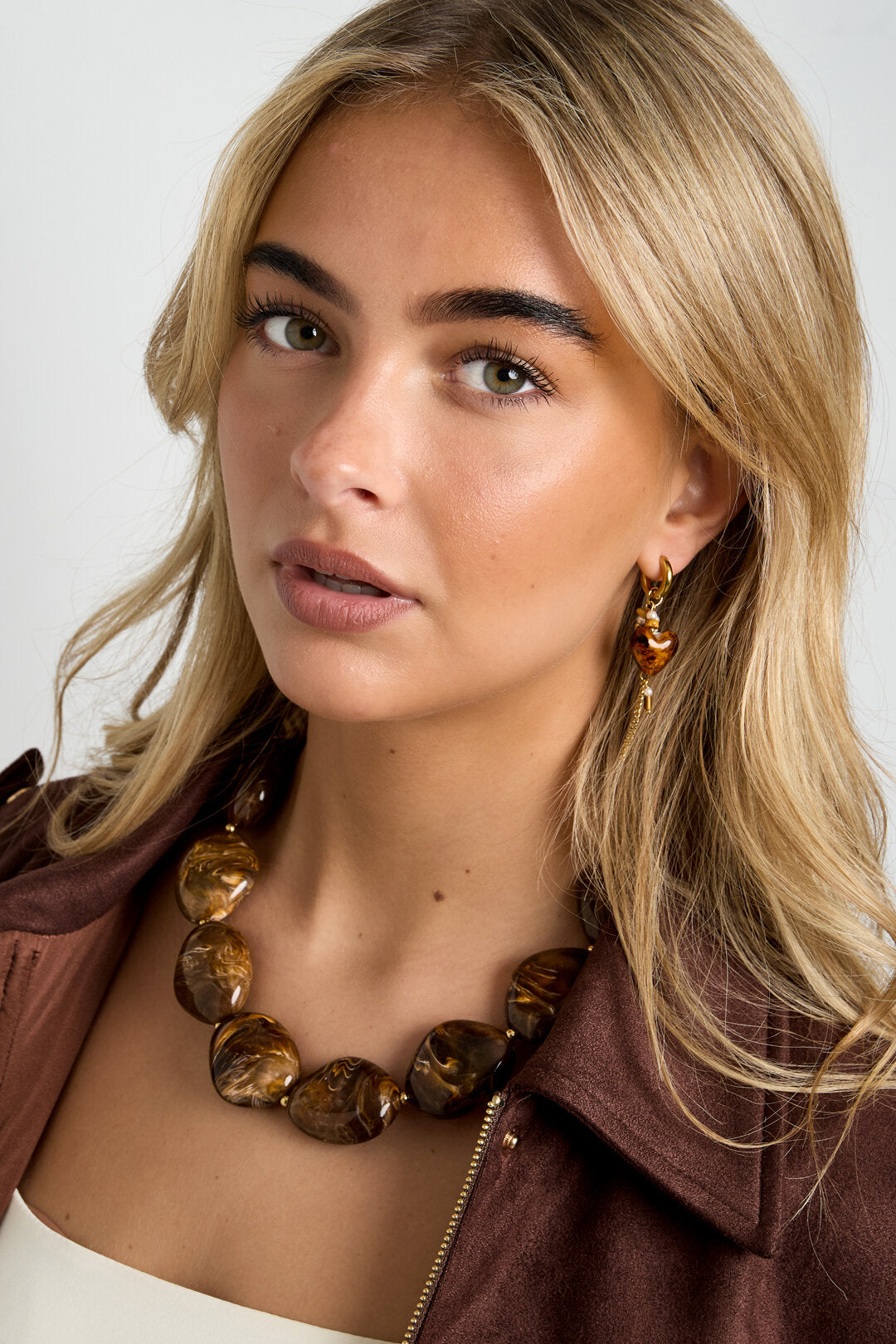Chic Brown and Crimson Beaded Necklace for Fall