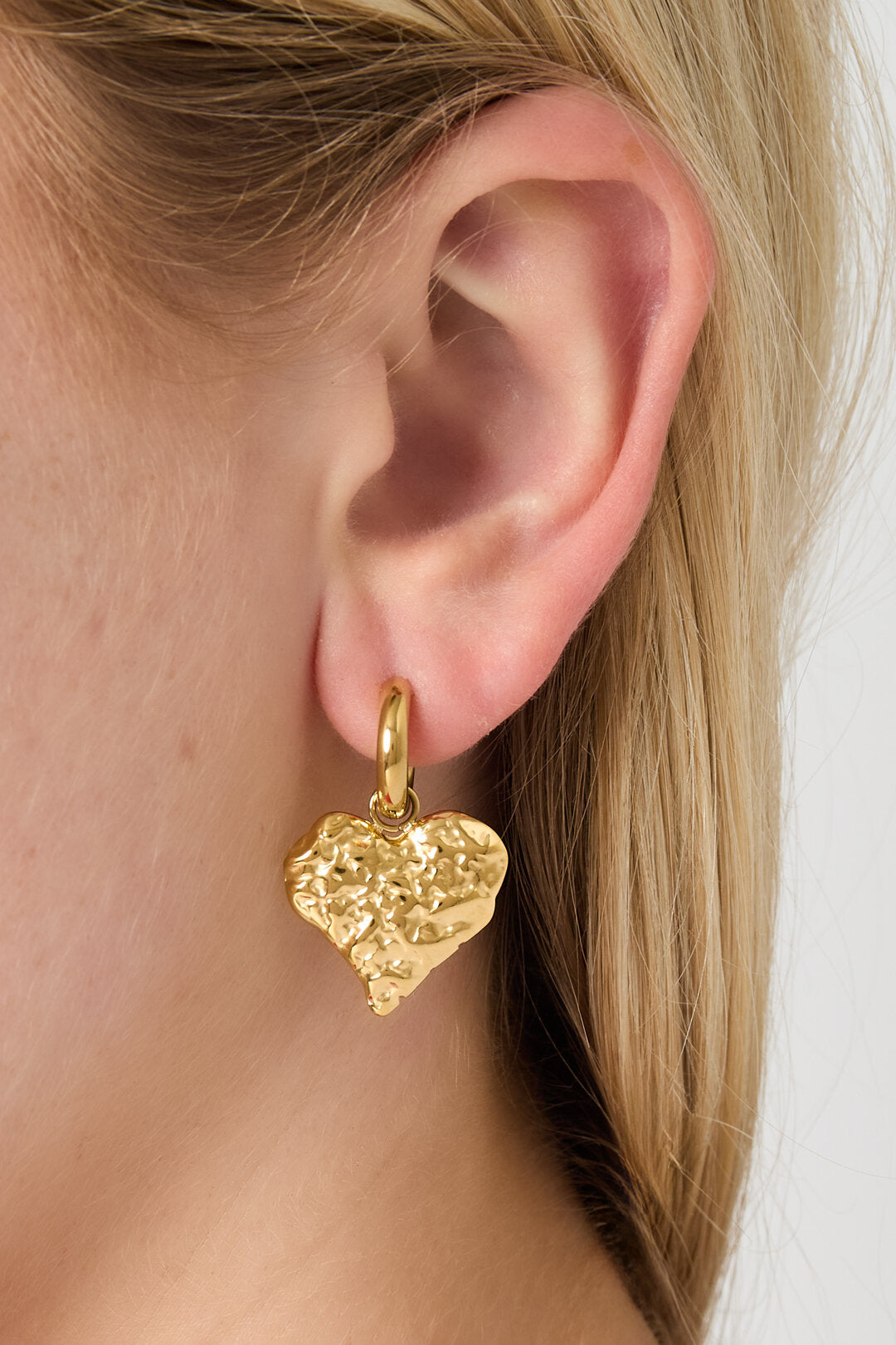 Elegant Heart-Shaped Drop Earrings for Everyday Wear