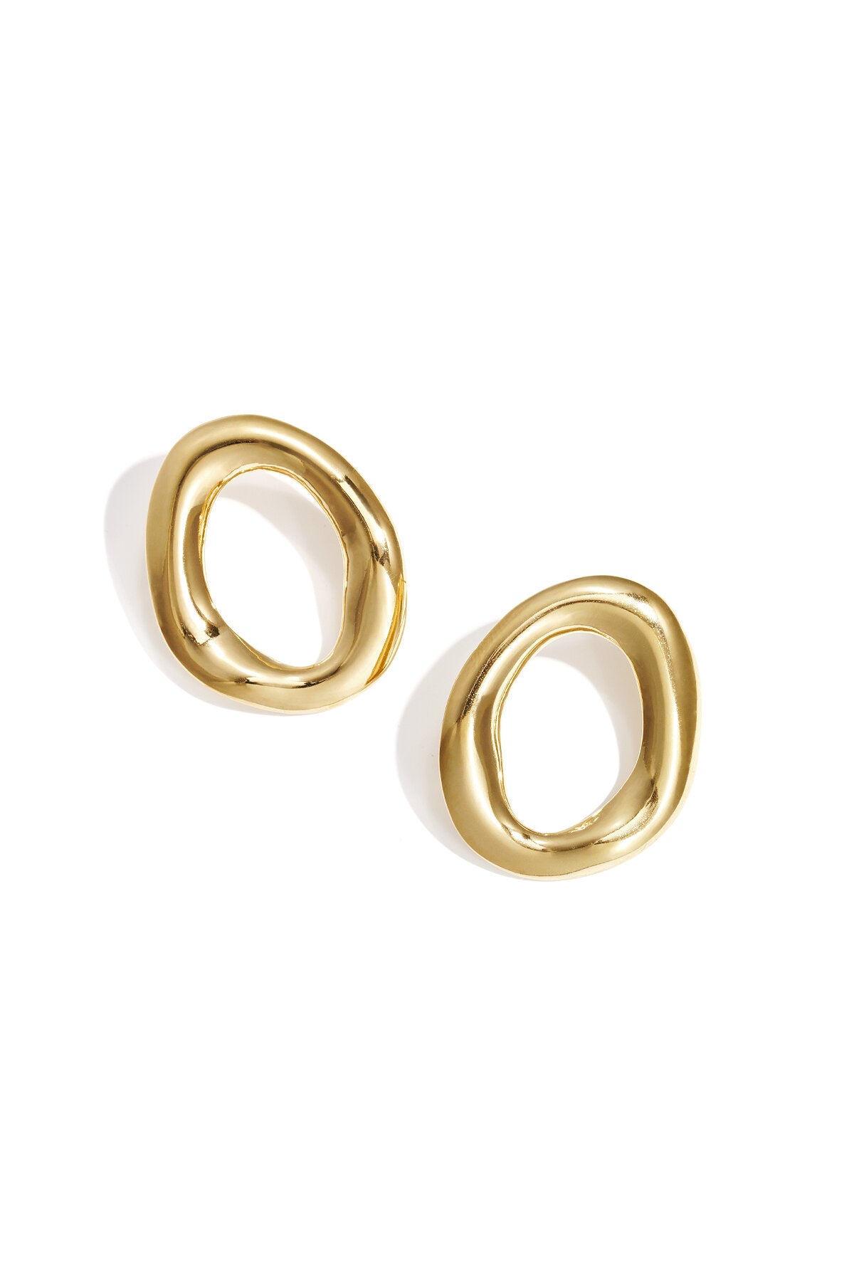 Stylish Circle Stud Earrings for Everyday Wear