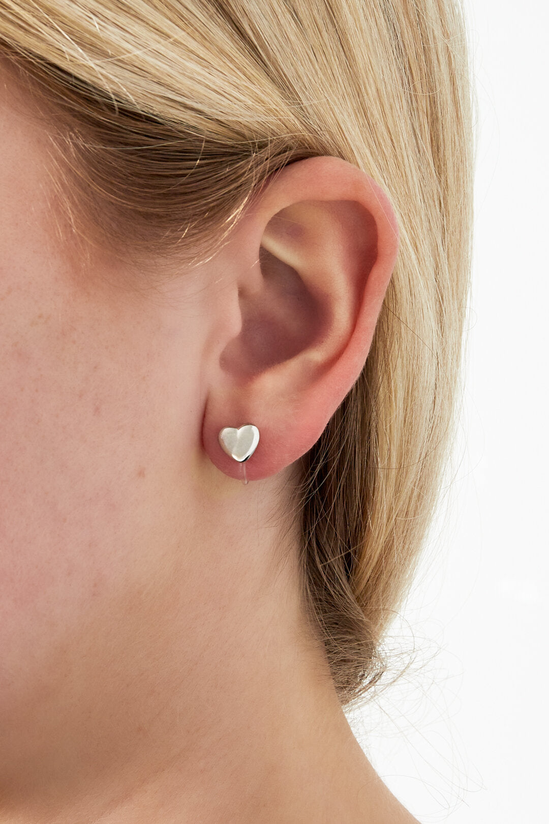 Stylish Heart-Shaped Clip-On Earrings for All Occasions