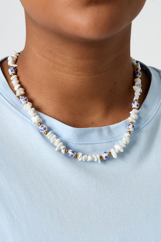 Elegant White Beaded Necklace for Summer Romance