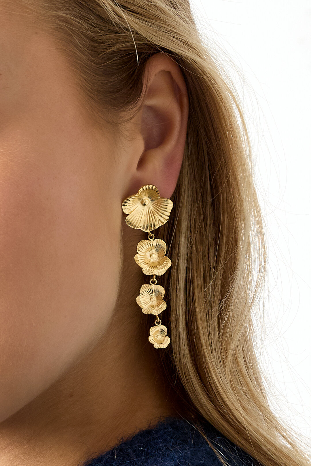 Elegant Flower Dangle Earrings for All Occasions