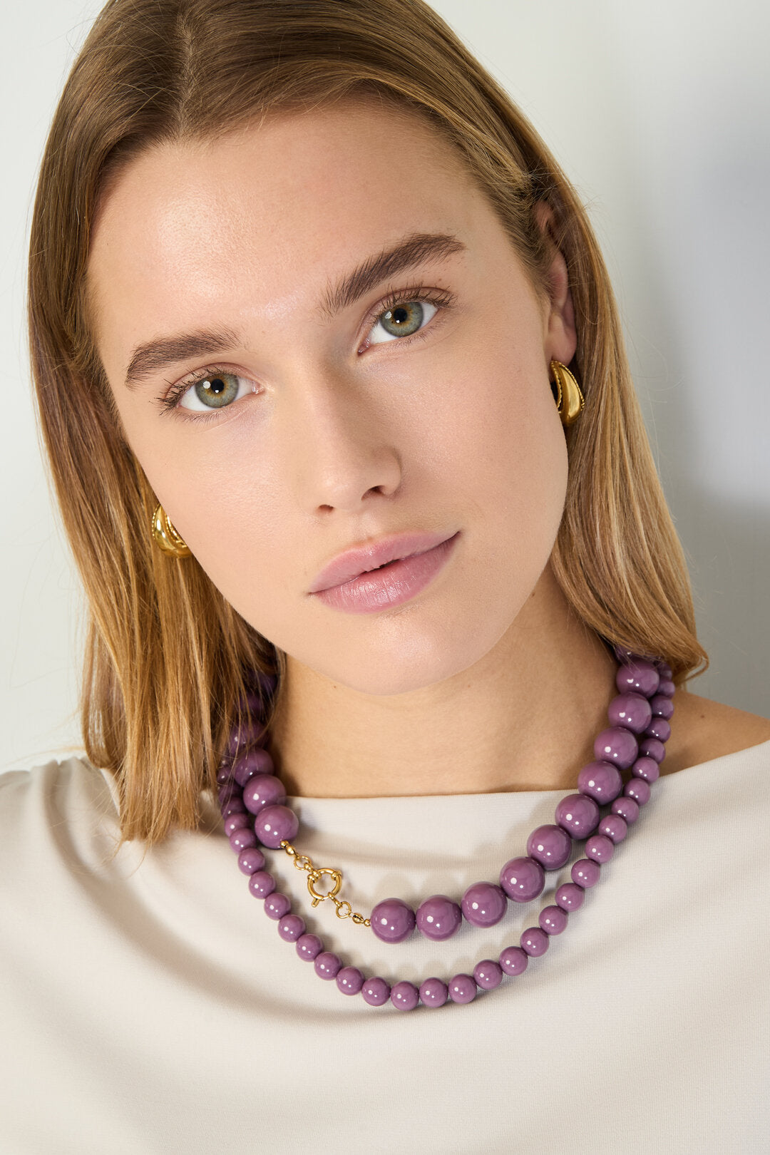 Elegant Resin Beaded Necklace for Everyday Wear