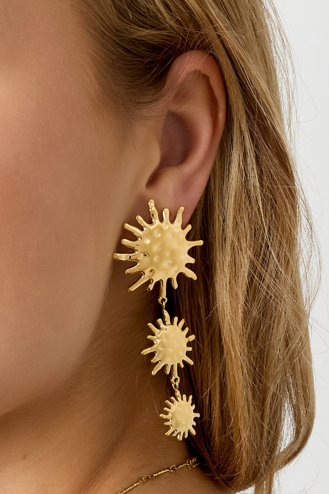 Lumé Gold Simple Dangle Earrings for Everyday Glam