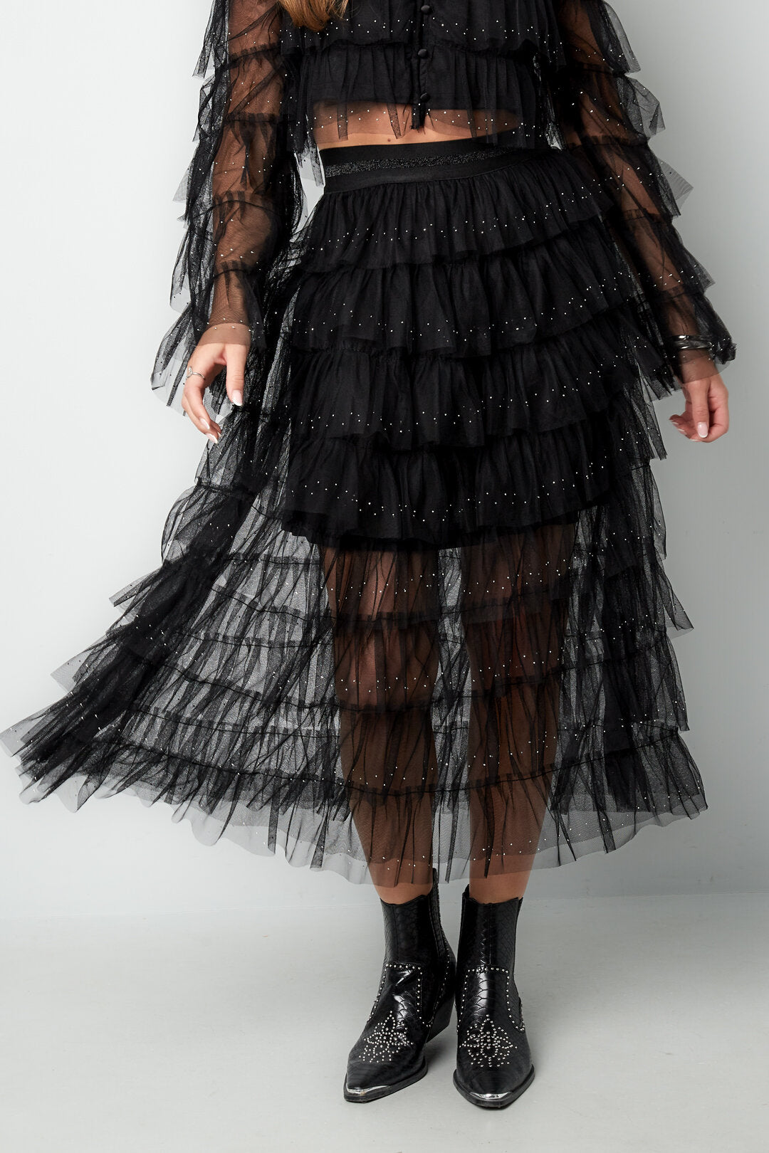 Stylish Black All-Fit Polyester Skirt for Any Occasion