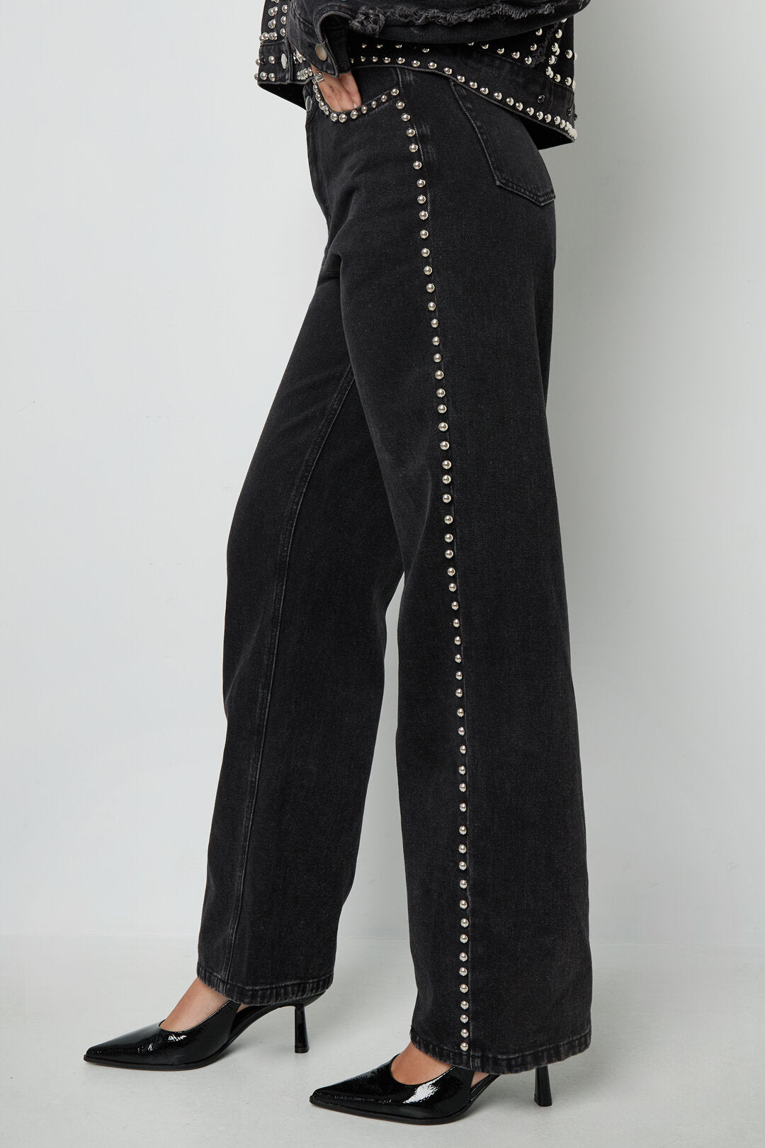 Stylish Black Straight Denim Pants for All Fits