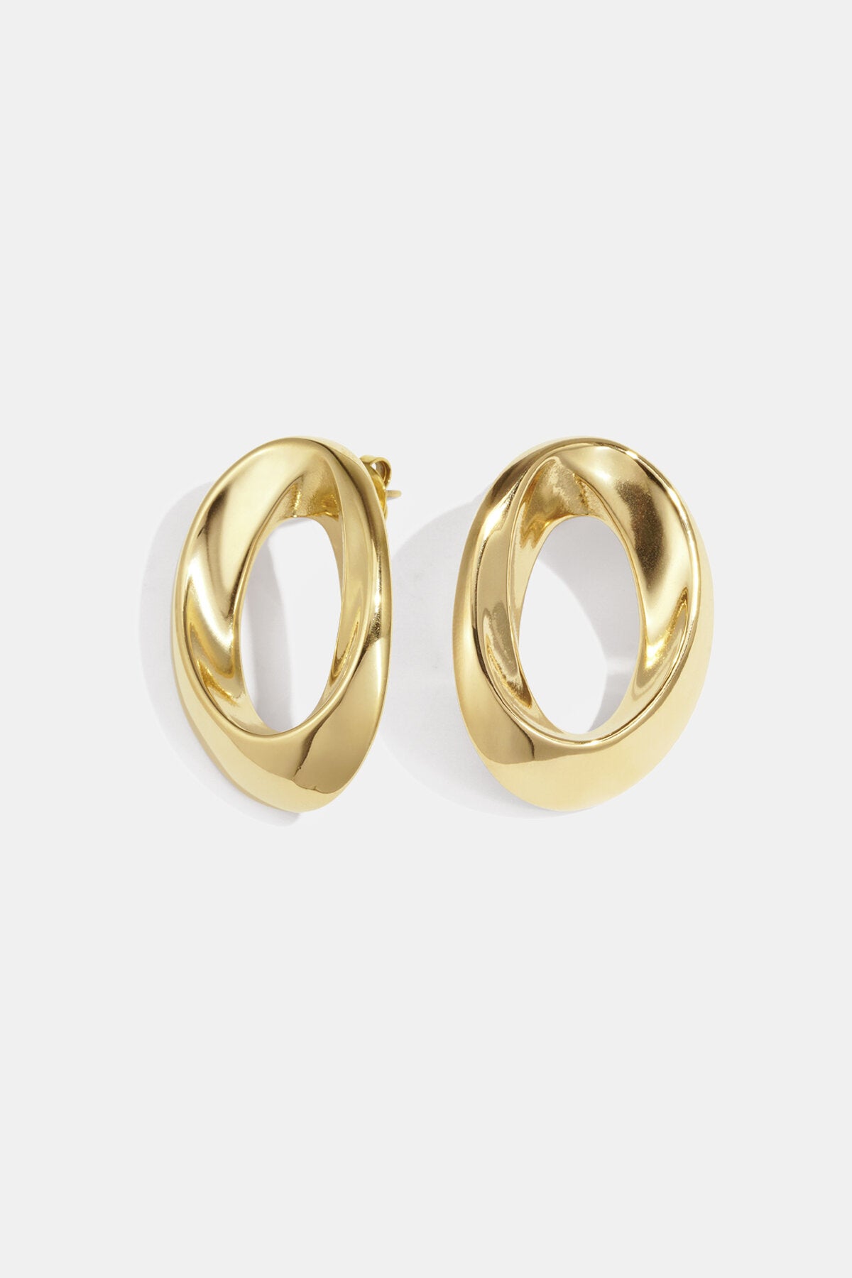 Elegant Circle Stud Earrings - Timeless Style for Everyday Wear