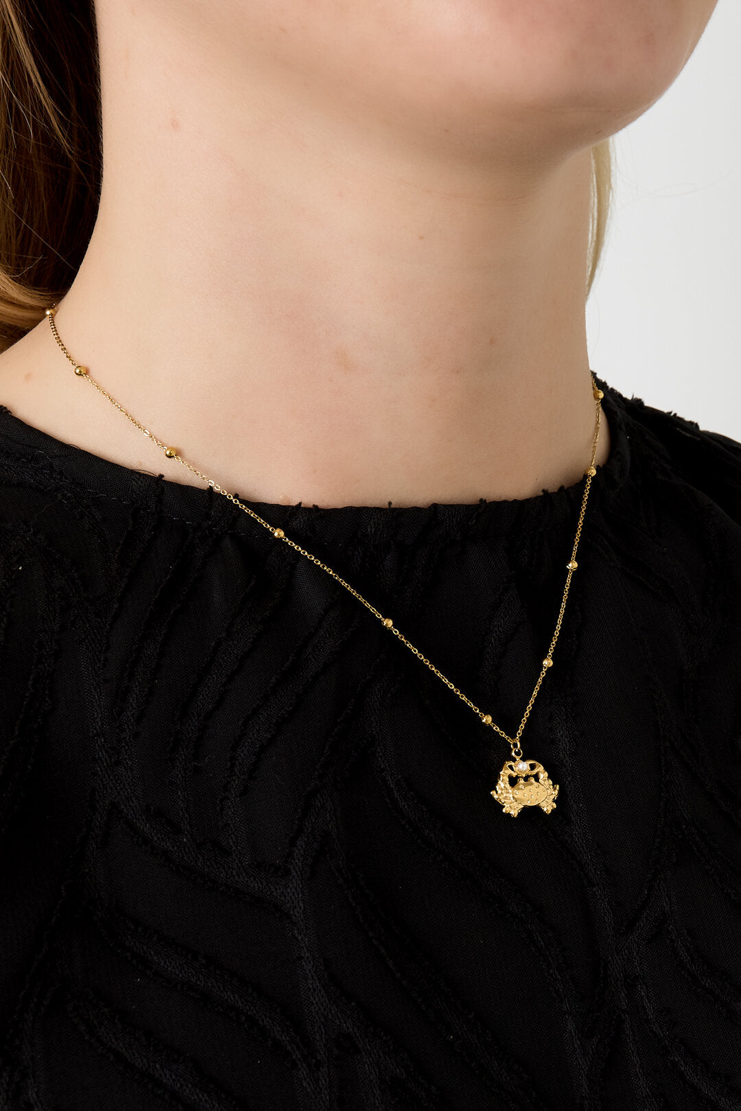 Elegant Animal Pendant Necklace for Women