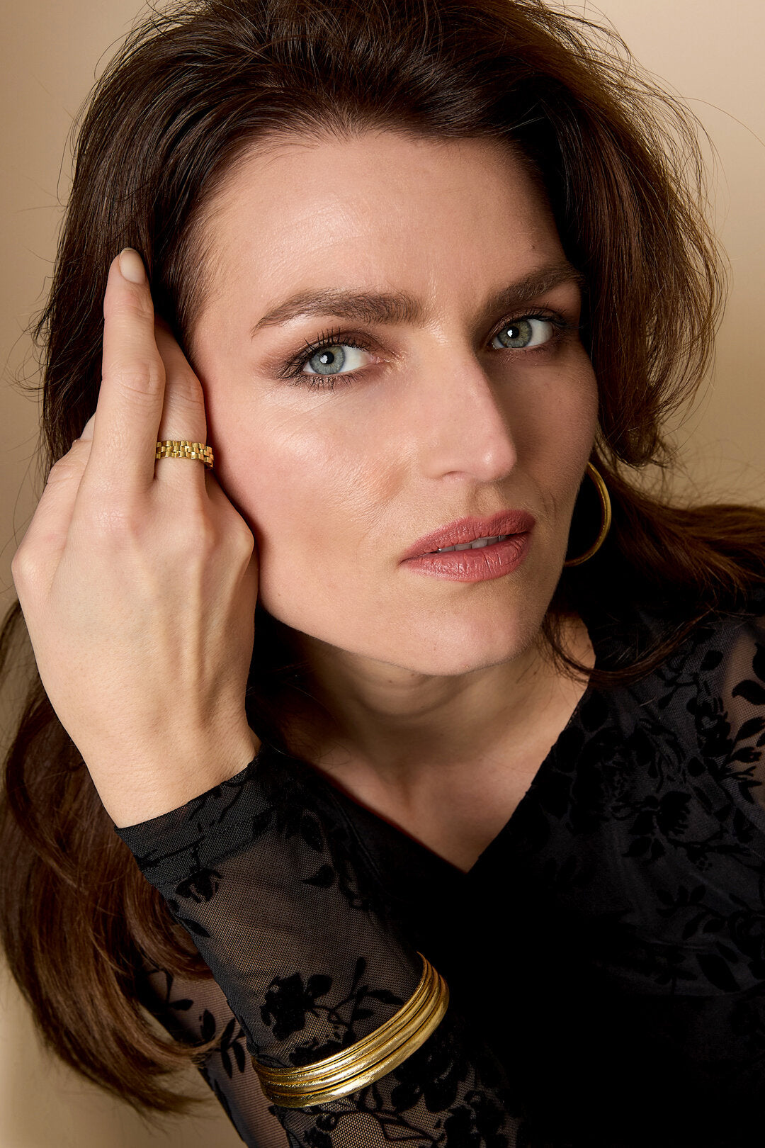 Elegant Lumé Bangle for All Occasions