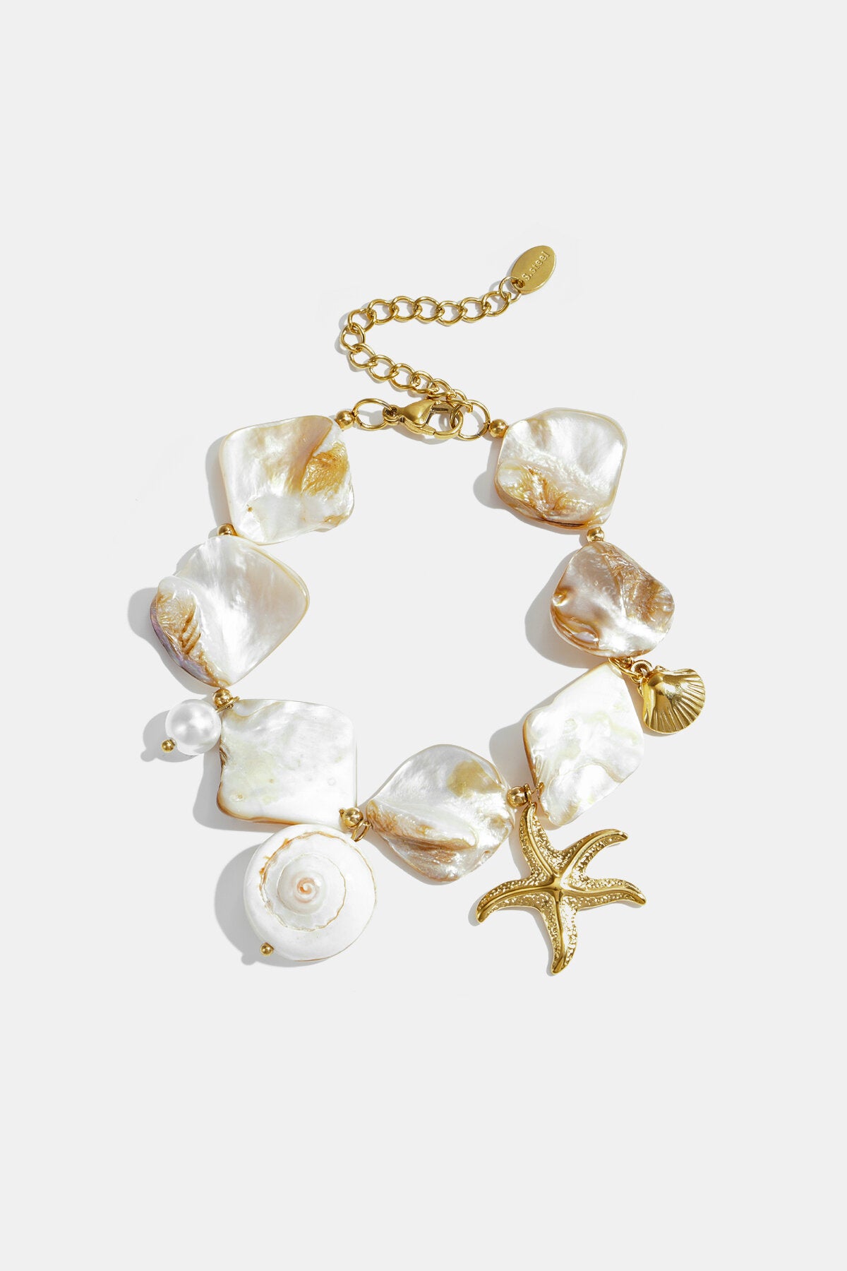 Lumé Off-White Beaded Bracelet with Sea Shells and Starfish