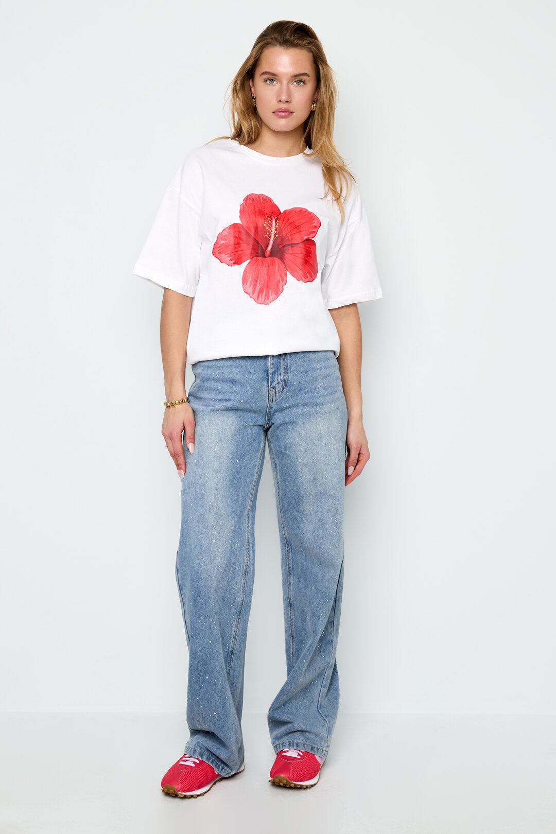 Gimme Casual Cotton Knitted T-Shirt in Red, Baby Blue & White